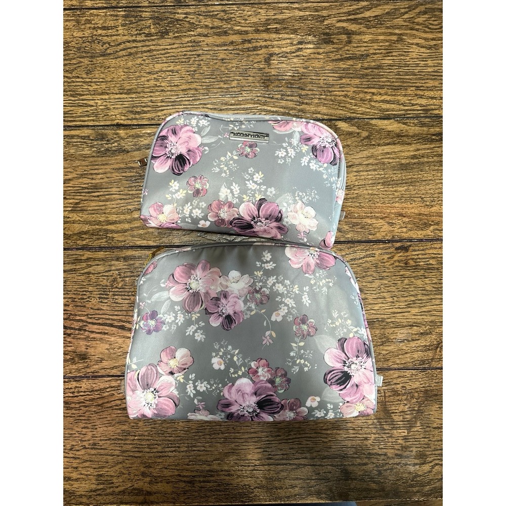 Ellen Tracy make up bags 2 piece set